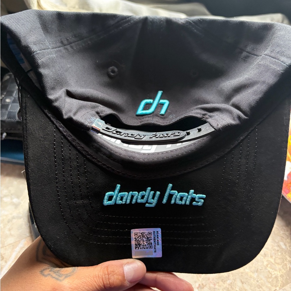 Dandy hat 🧢 - Picture 2 of 2